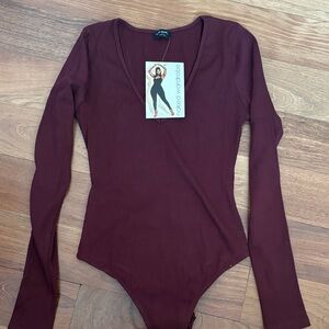 naked wardrobe Ribbed V-Neck Long Sleeve Bodysuit - Burgundy